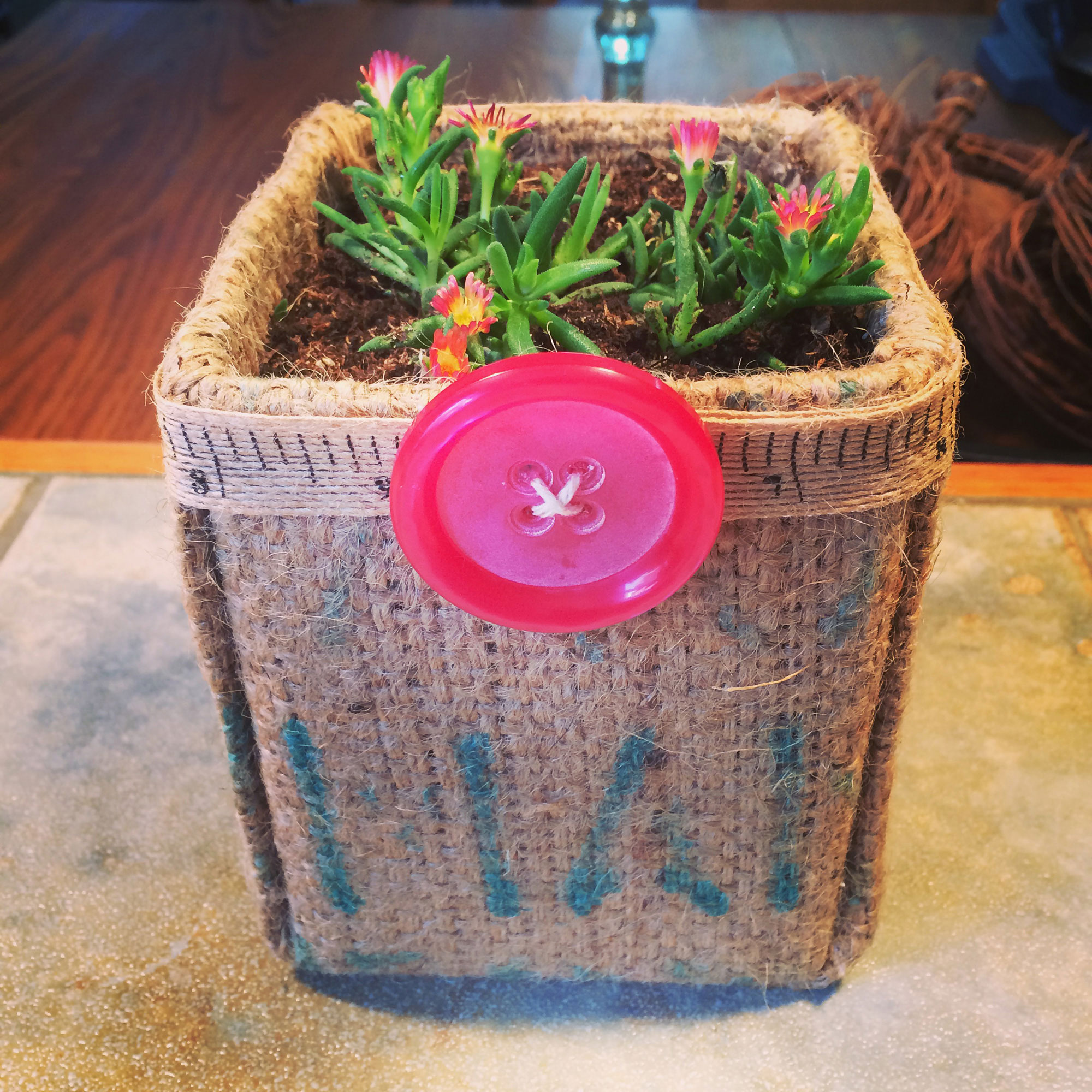 DIY Burlap planter Crafting with Crap